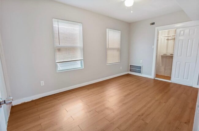 Building Photo - 3541 Mt Pleasant St