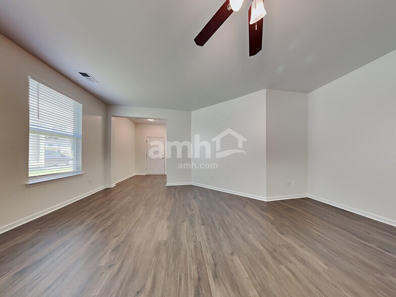 Building Photo - 109 Orleans Ct