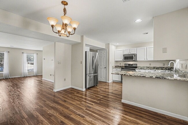 Building Photo - 3 bedroom 2.5 bathroom town-home for rent in Mechanicsburg