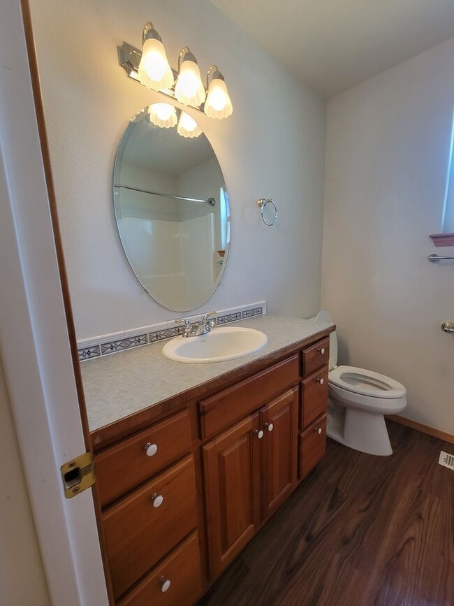 Building Photo - 100 Sapphire Pl