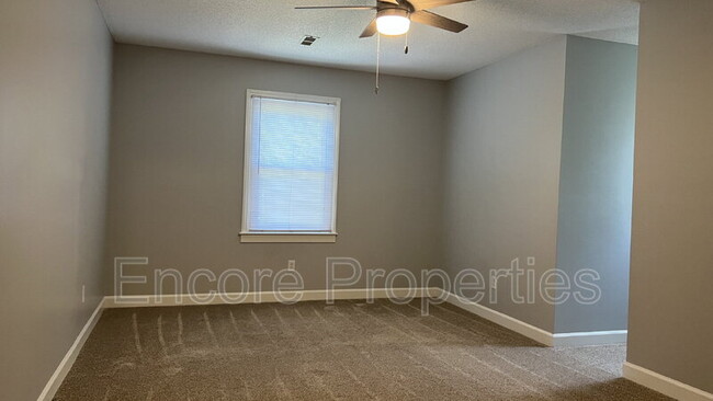Building Photo - 8112 Stillbreeze Dr