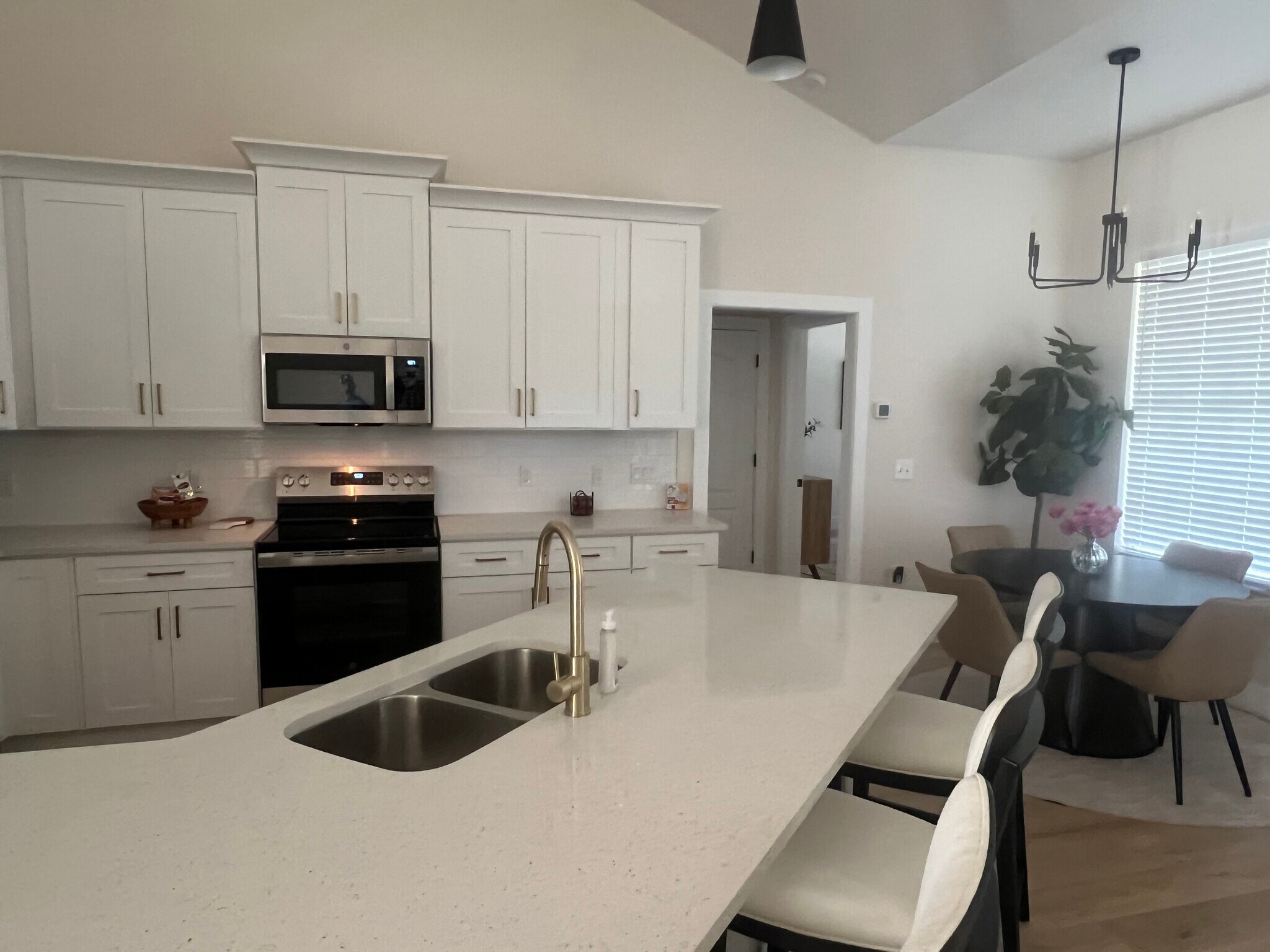 Building Photo - 37015 Waldo Dr