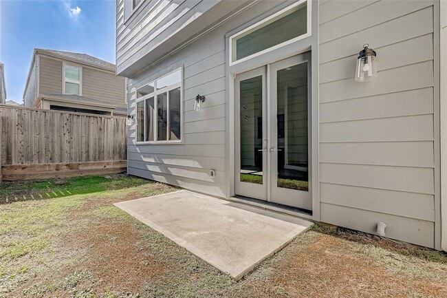 Building Photo - 8930 Spring Knoll Forest Dr