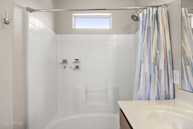 Building Photo - 2450 W Glenrosa Ave