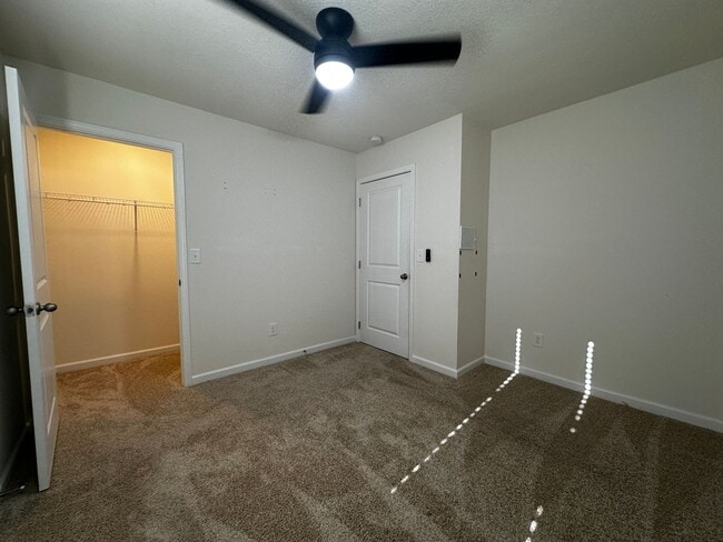 Building Photo - 4 bed/2.5 bath home - E Morristown