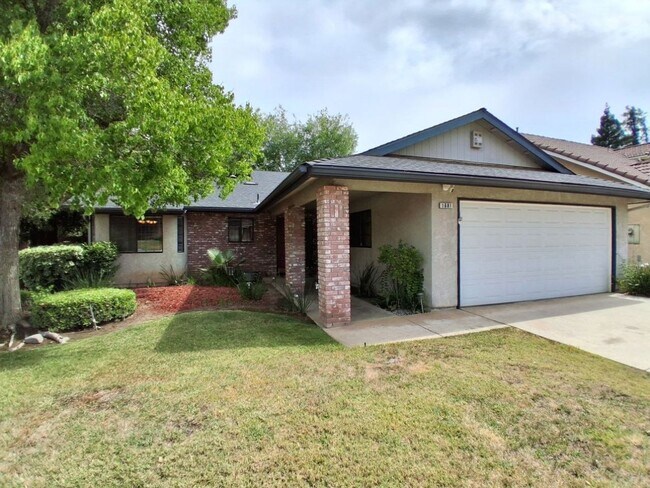 Building Photo - Charming Well-Maintained 3-Bed Fresno House!