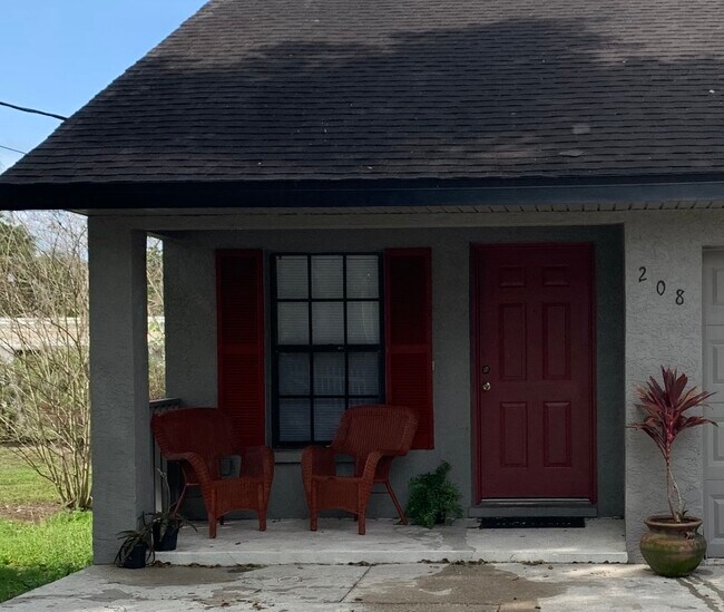 Building Photo - 208 W Tever St