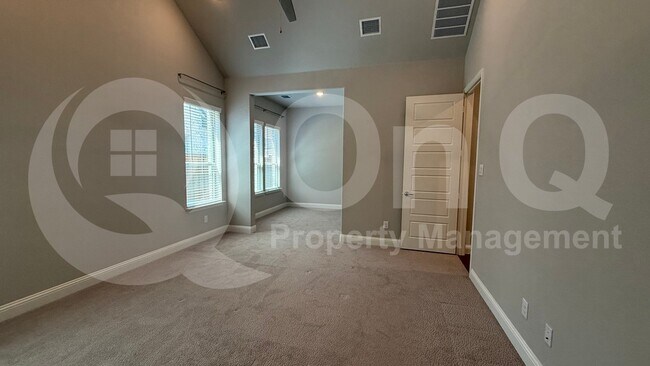Building Photo - 3508 Covedale Blvd