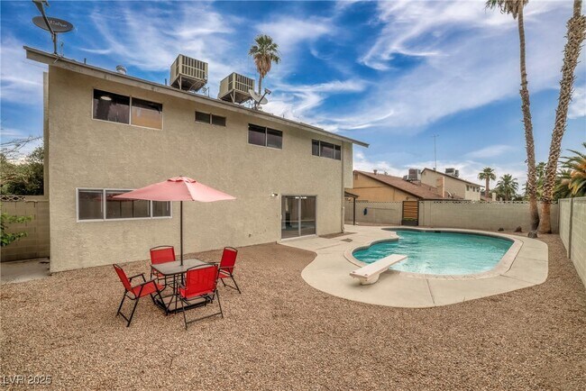 Building Photo - 4431 El Campana Way