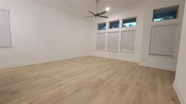 Building Photo - 1720 Scenic Hts Ln