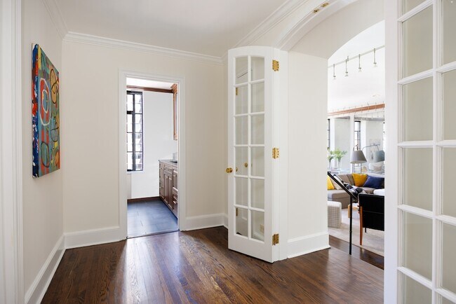 Building Photo - 350 W 57th St