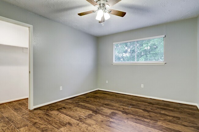 Building Photo - 12346 Huntington Venture Dr