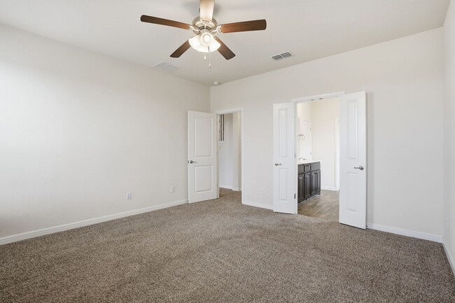 Building Photo - Beautiful on Burlingame