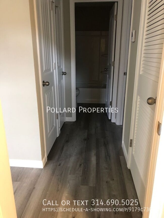 Building Photo - 208 John St