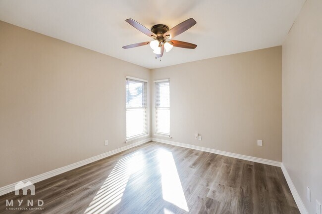 Building Photo - 521 Magnolia Dr
