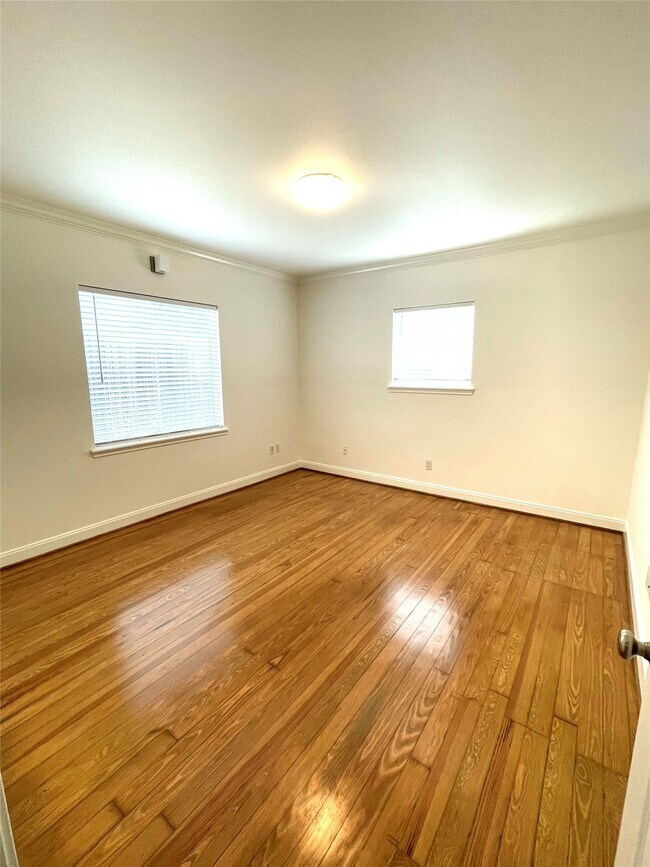 Building Photo - 4334 Jefferson St