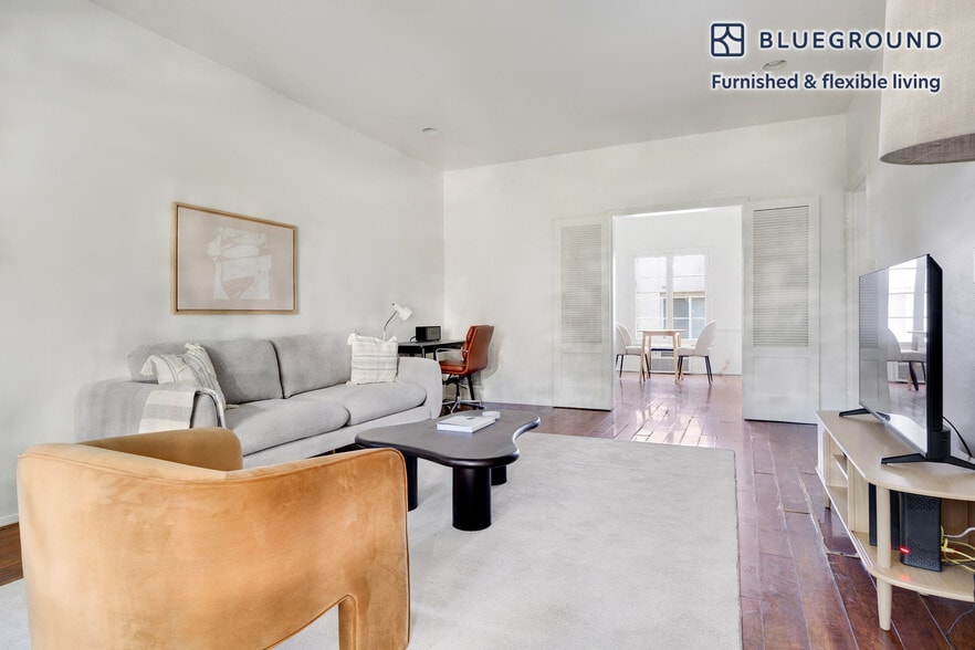 Building Photo - 135 S Reeves Dr