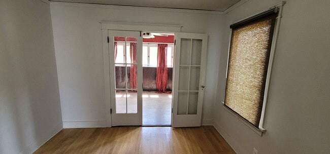 Building Photo - Glendale Awaits You