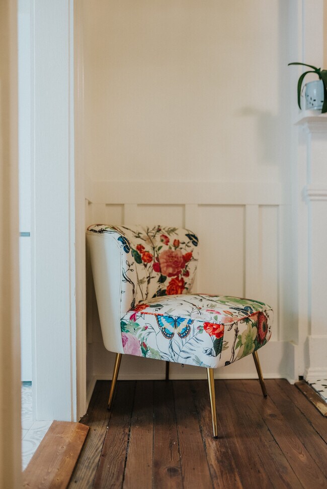 Reading chair - 108 W Henry St