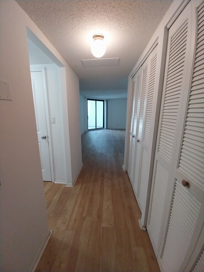 Primary Photo - 4822 Ocean Blvd