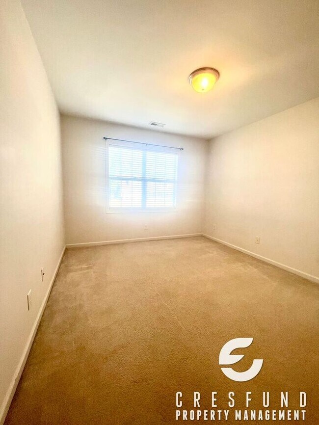 Building Photo - 3bedroom 2.5 Bath Home in Overhills Creek-...