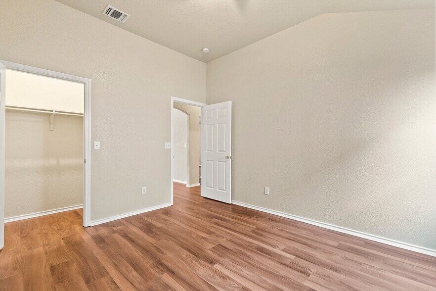 Building Photo - 9711 Copper Rock