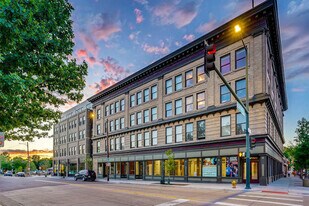 Building Photo - The Quayle