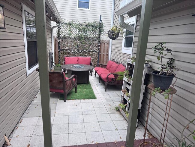 Building Photo - 4517 Groveland Ave