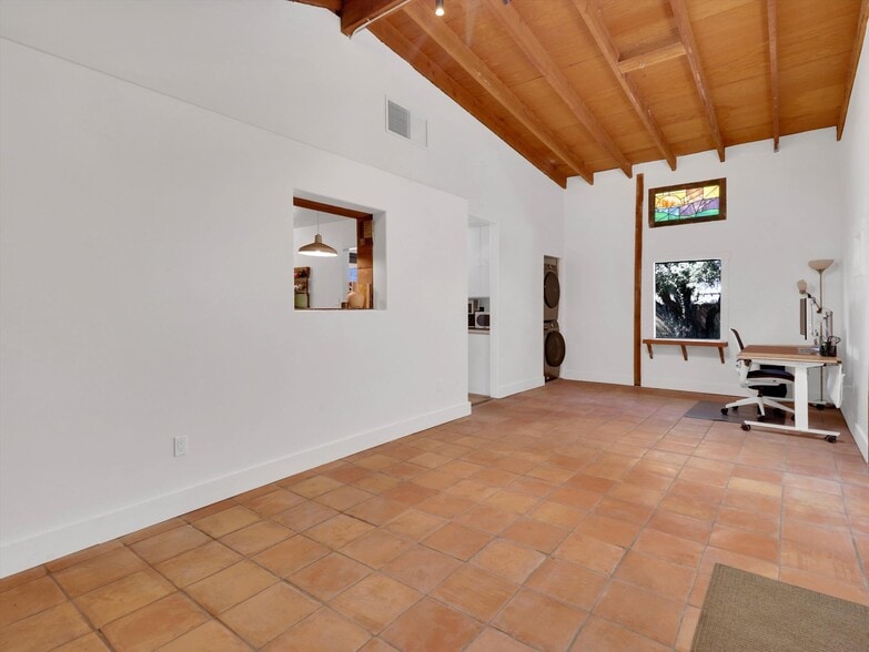 Building Photo - 1022 E Keim Dr