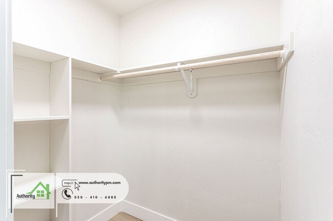 Building Photo - 1423 Orange Ave