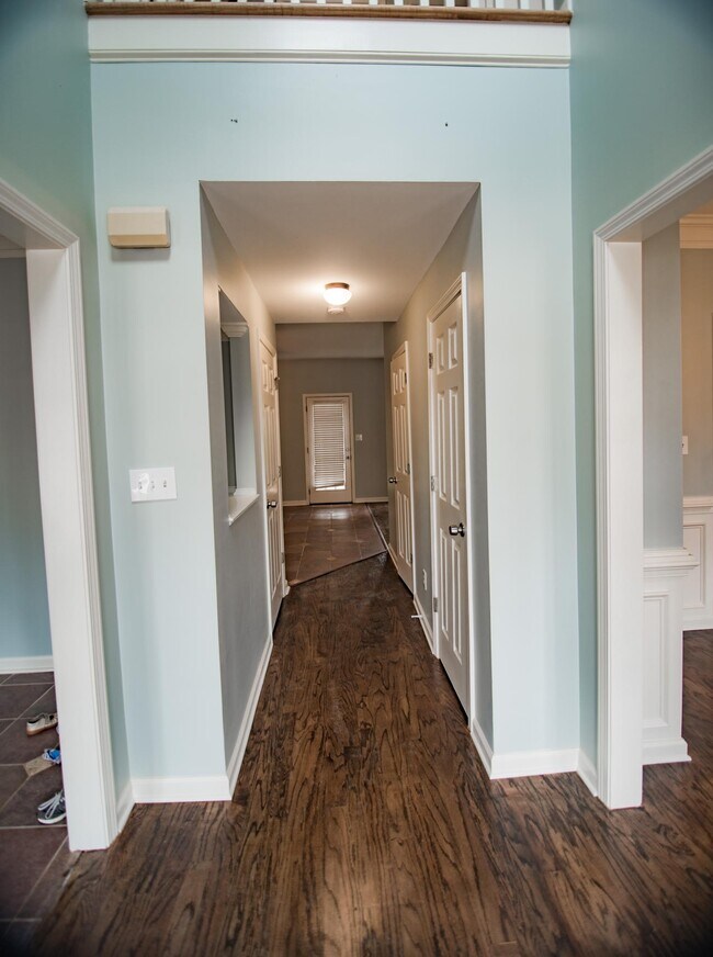 Building Photo - 22 Brightling Ln