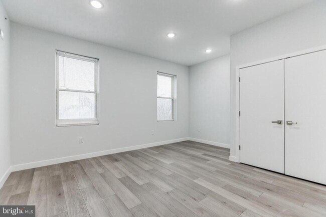 Building Photo - 2301 N 6th St