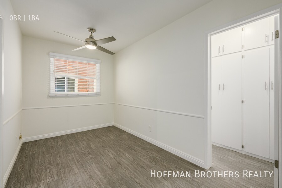 Building Photo - 2001 Beachwood Dr