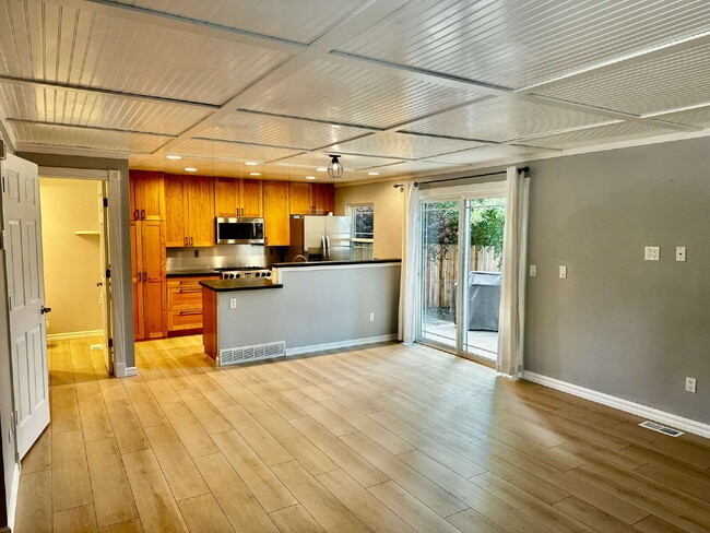 Building Photo - "Charming 3-Bed Home with Finished Basemen...