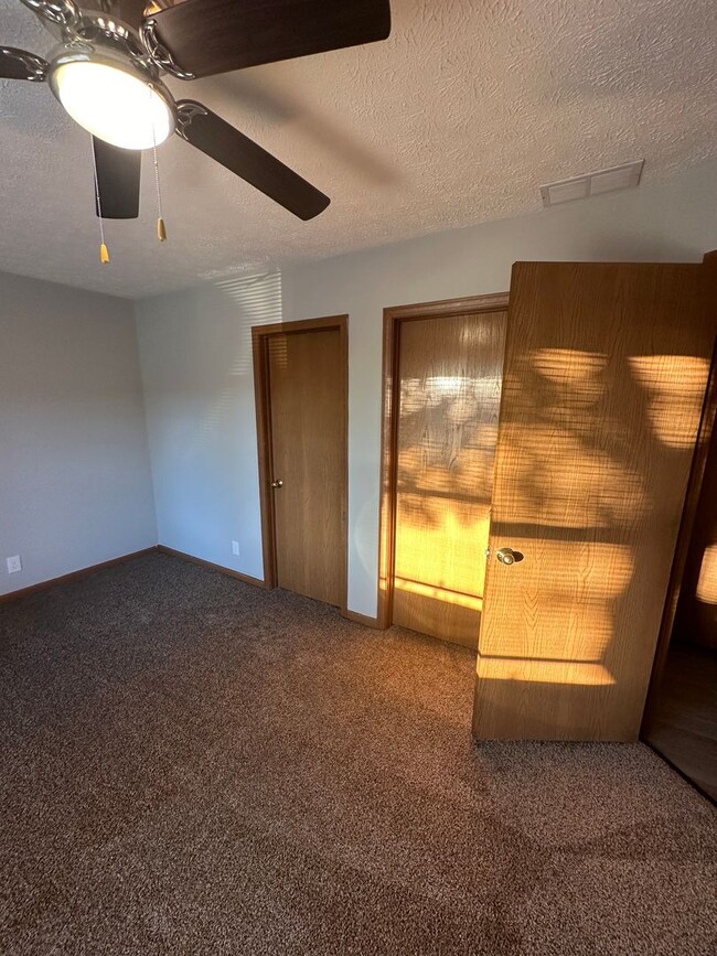 Building Photo - 3-Bedroom, 2-Bathroom Home with 2-Car Atta...