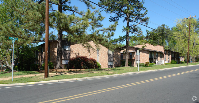 Primary Photo - The Murchison Apartments