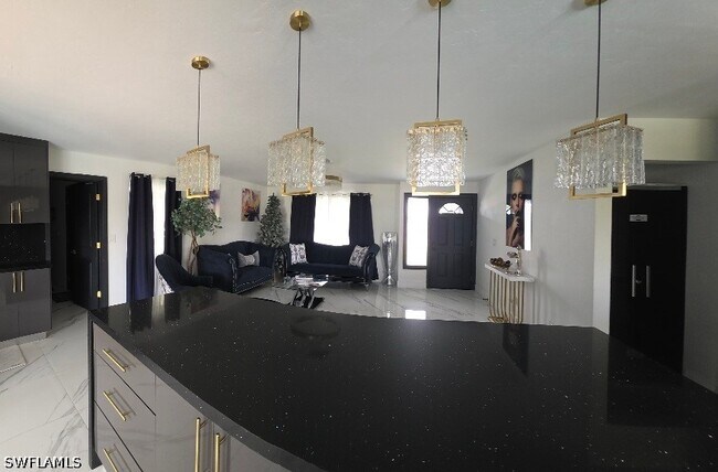 Building Photo - 1118 NE Pine Island Ln