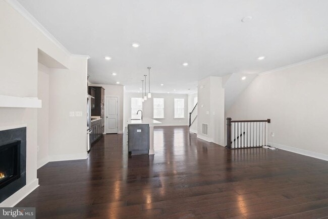Building Photo - 143 Rubens Dr