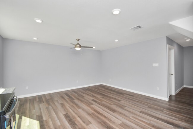 Building Photo - 5711 Breland St