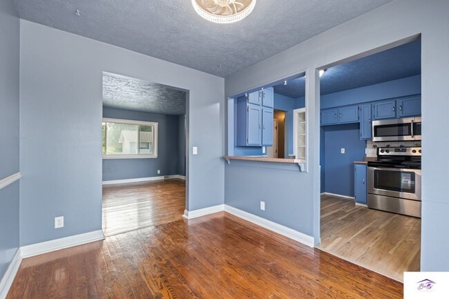 Building Photo - 5911 S 137th St