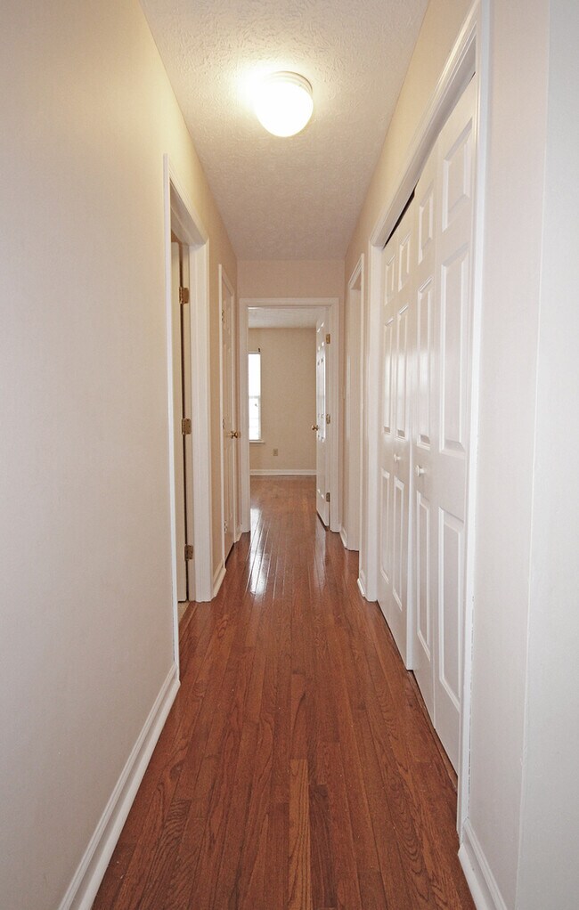 Building Photo - Charming Rancher in Fox Ridge Community