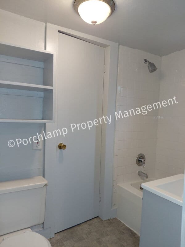 Building Photo - 5038 Carson Ave SW