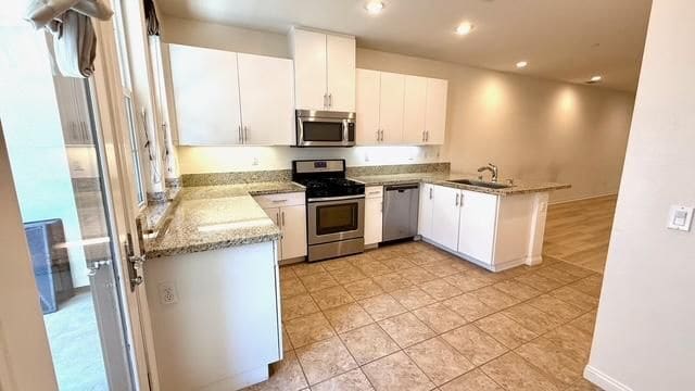 Building Photo - 904 N Primrose Ln