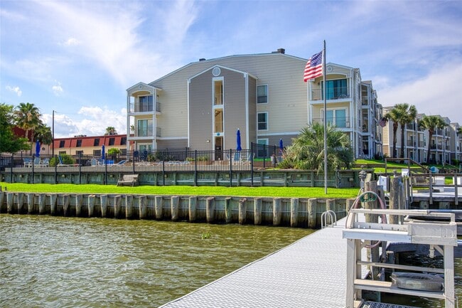 Building Photo - 307 Yacht Club Ln