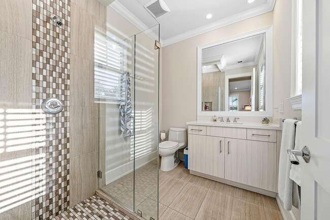 Building Photo - 120 Grove Way