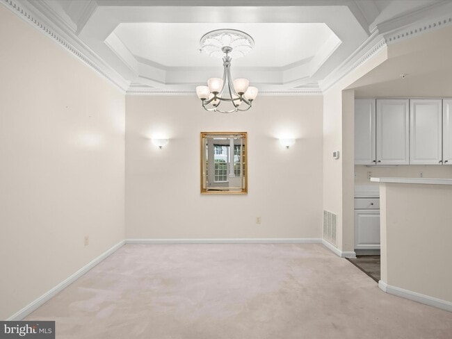 Building Photo - 10713 Symphony Way