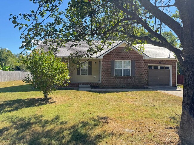 Building Photo - Awesome Ranch near Exit 1! 3bed/2bath with...