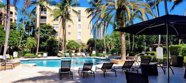 Building Photo - 19555 E Country Club Dr