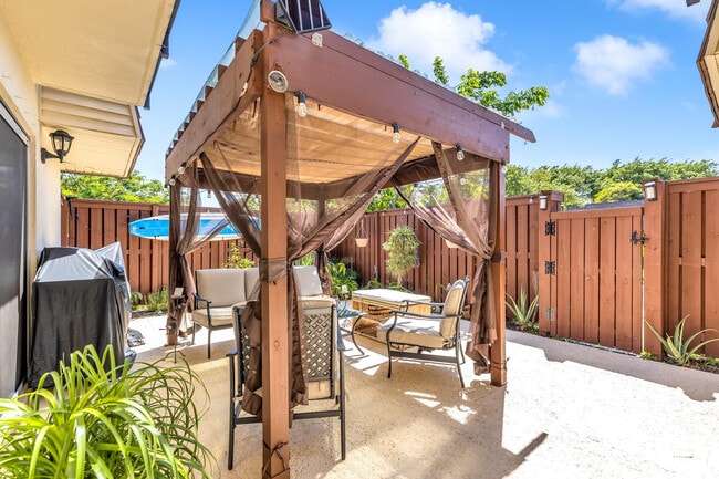 Building Photo - 2776 SW 15th St