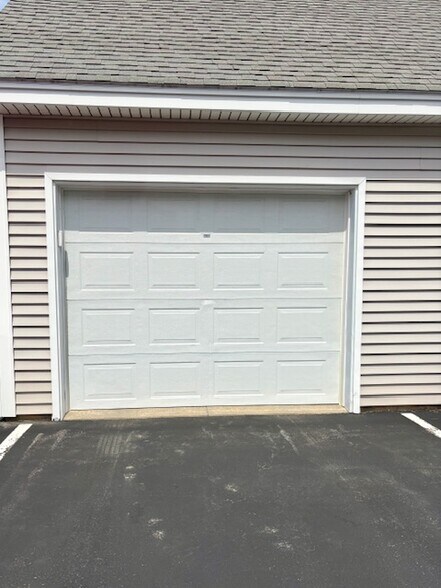 Garage - 22 Cormorant Pl